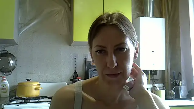 Snapshot of AshleyXHoney chatting on 28, 5, 2026 AshleyXHoney online show from 28, 5, 2026