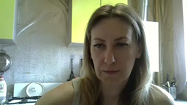 Snapshot of AshleyXHoney chatting on 7, 5, 2026 AshleyXHoney online show from 7, 5, 2026