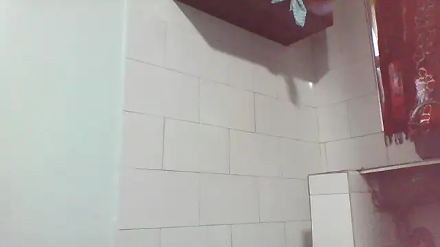 julietunderwoood online show from 15, 4, 2026