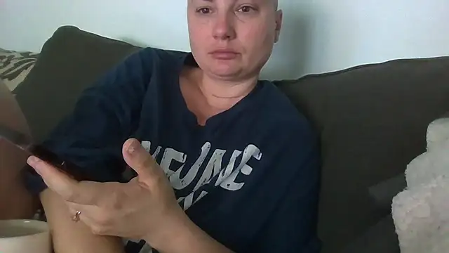 MilfyMrsRobinson online show from 1, 6, 2026