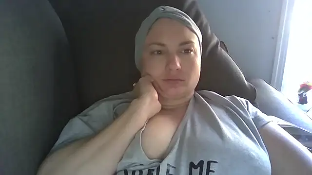 Snapshot of MilfyMrsRobinson chatting on 24, 6, 2026 MilfyMrsRobinson online show from 24, 6, 2026