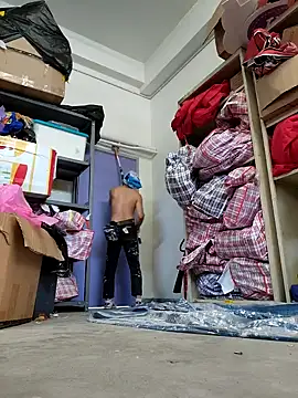 2tomka52052sex online show from 10, 9, 2025