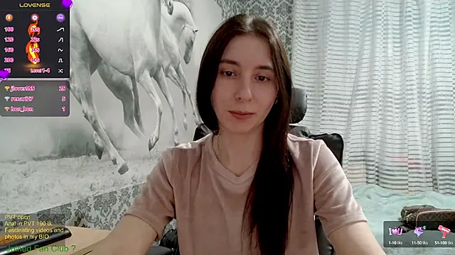 Snapshot of Wowpornoo chatting on 18, 2, 2025 Wowpornoo online show from 18, 2, 2025