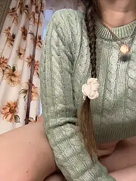 Snapshot of MooonReal chatting on 23, 12, 2025 MooonReal online show from 23, 12, 2025