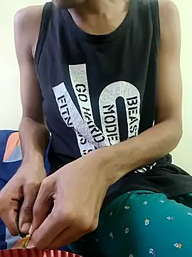 Snapshot of yashzae chatting on 22, 9, 2025 yashzae online show from 22, 9, 2025