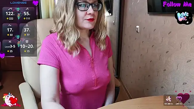 Snapshot of MyLadySkyLuck chatting on 26, 2, 2025 MyLadySkyLuck online show from 26, 2, 2025