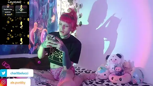 Snapshot of charlotbelucci_ chatting on 6, 5, 2026 charlotbelucci online show from 6, 5, 2026