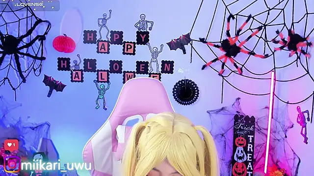 Ahri Elderwood online show from 25, 10, 2025