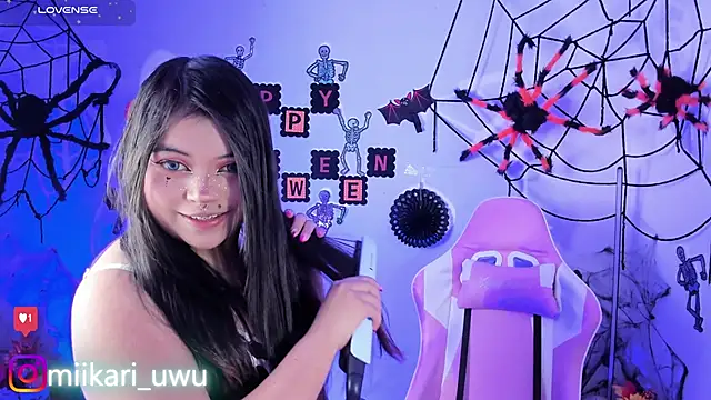 Ahri Elderwood online show from 15, 10, 2025