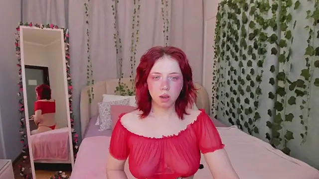 Love is Lola online show from 17, 12, 2025