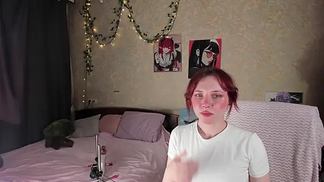 Snapshot of Love_is_Lola chatting on 7, 7, 2026 Love is Lola online show from 7, 7, 2026