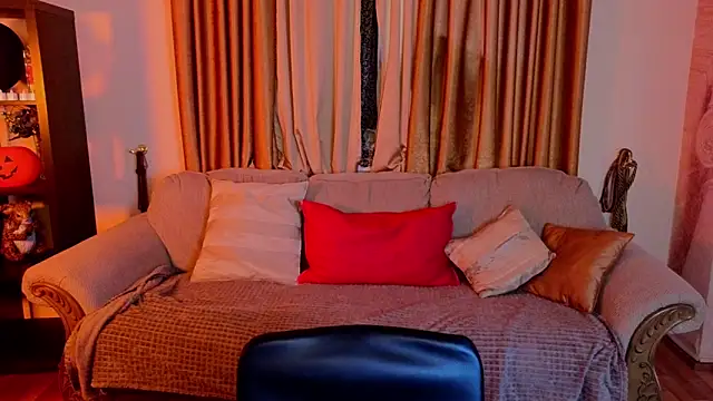 Snapshot of JessicaCartier chatting on 13, 11, 2025 JessicaCartier online show from 13, 11, 2025