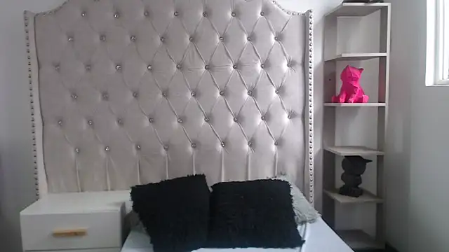 Abril Squirt online show from 9, 3, 2026