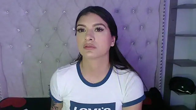 Abril Squirt online show from 15, 10, 2025