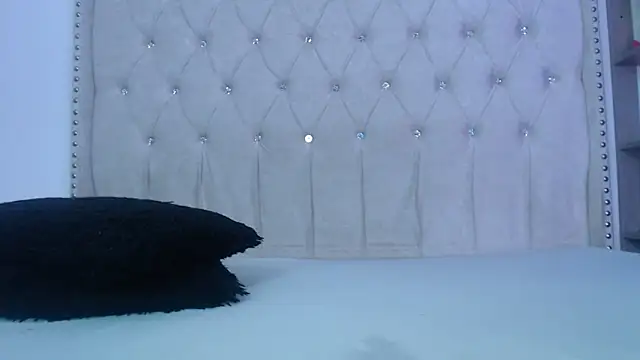 Abril Squirt online show from 7, 3, 2026