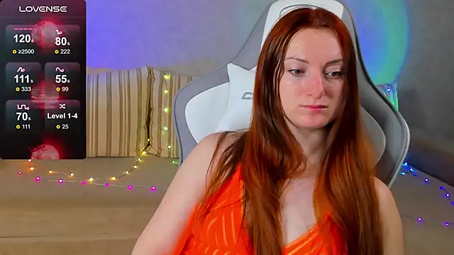 Snapshot of FlamyGold chatting on 4, 11, 2025 FlamyGold online show from 4, 11, 2025