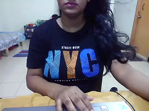 JustinaIra online show from 4, 10, 2025
