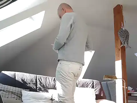 maxmueller321 online show from 4, 3, 2026