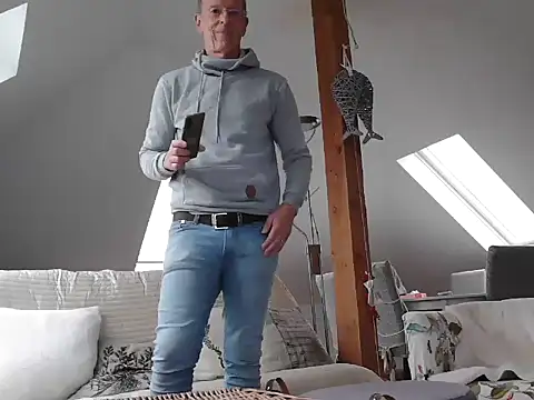 maxmueller321 online show from 22, 12, 2025