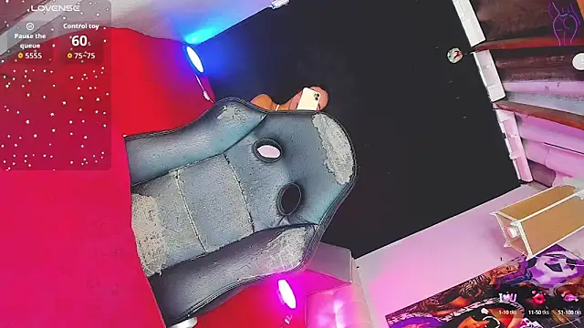 Bigcatalove online show from 12, 10, 2025