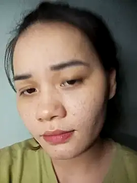 Snapshot of Ngoc-Trinh chatting on 2, 12, 2024 Ngoc-Trinh online show from 2, 12, 2024