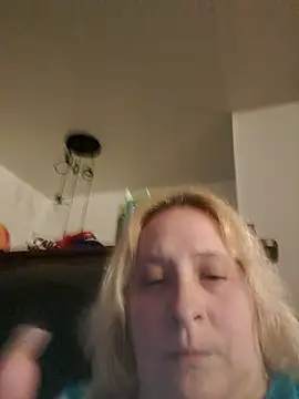 Snapshot of Icedcoffee2024 chatting on 2, 11, 2025 Icedcoffee2024 online show from 2, 11, 2025