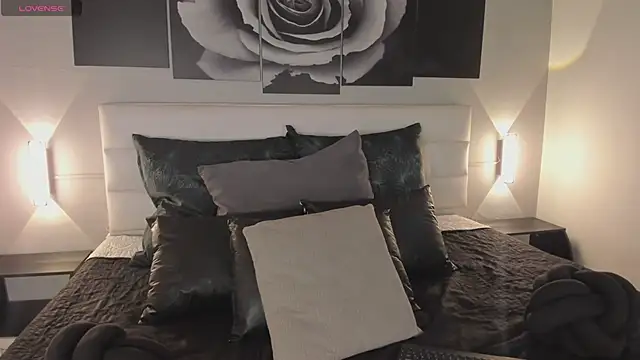 sofi bakerr online show from 4, 11, 2025