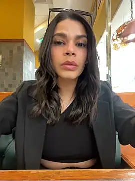 Snapshot of DaryRos chatting on 12, 11, 2025 DaryRos online show from 12, 11, 2025