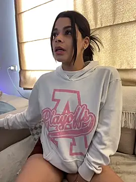 Snapshot of DaryRos chatting on 12, 10, 2025 DaryRos online show from 12, 10, 2025