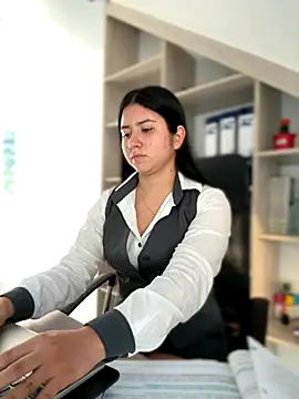 VAL PRINCESS online show from 28, 9, 2025