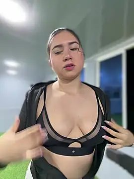 Snapshot of VAL_PRINCESS chatting on 7, 8, 2026 VAL PRINCESS online show from 7, 8, 2026