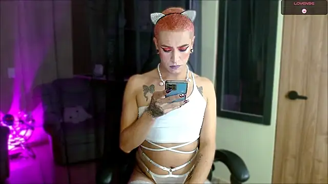 tevenwhiite online show from 26, 11, 2025