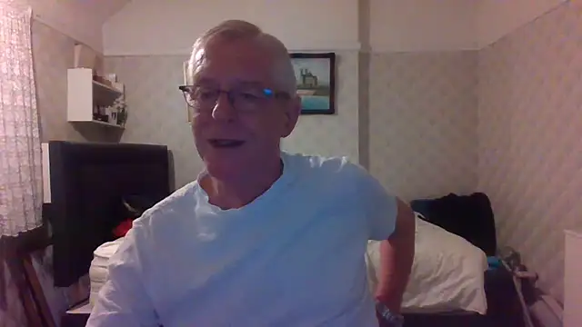Snapshot of shaun63m chatting on 16, 7, 2026 shaun63m online show from 16, 7, 2026