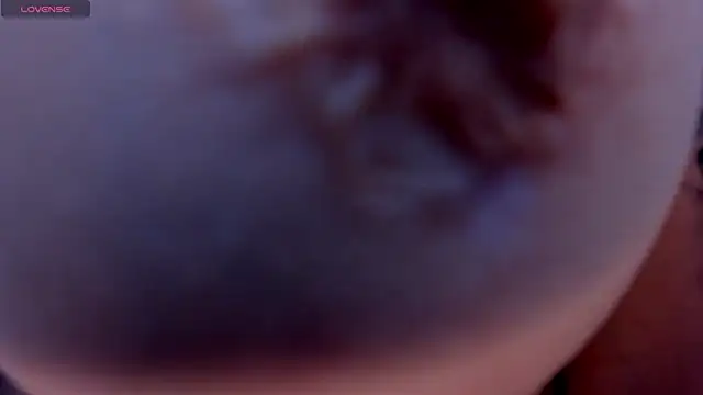 HannaConnor  online show from 4, 12, 2025