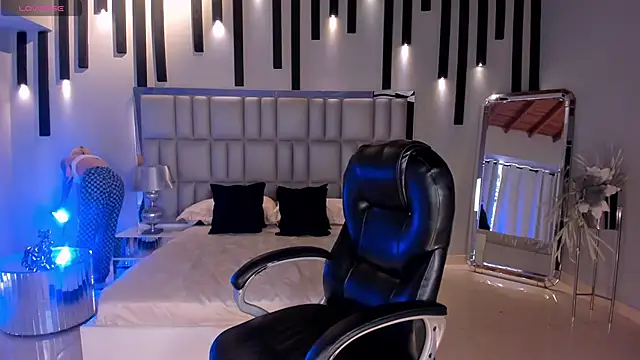 HannaConnor  online show from 3, 4, 2026