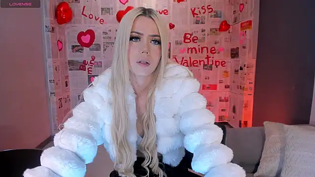 HannaConnor  online show from 13, 2, 2026