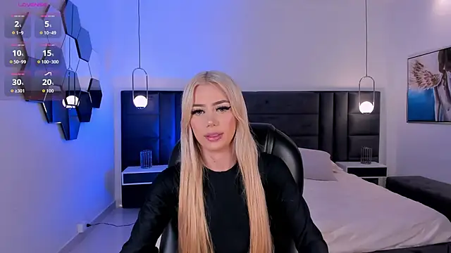 Snapshot of HannaConnor_ chatting on 4, 5, 2026 HannaConnor online show from 4, 5, 2026