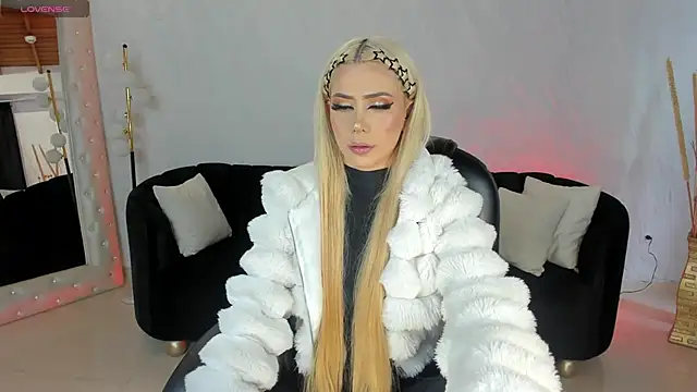 Snapshot of HannaConnor_ chatting on 13, 5, 2026 HannaConnor online show from 13, 5, 2026