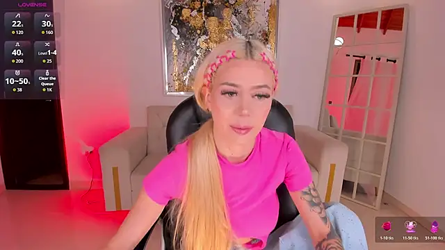 Snapshot of HannaConnor_ chatting on 18, 5, 2026 HannaConnor online show from 18, 5, 2026