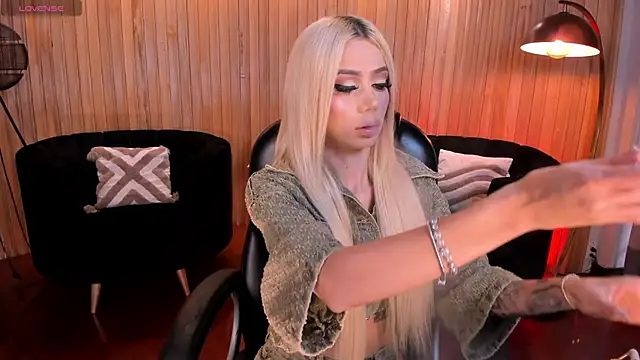 HannaConnor  online show from 10, 4, 2026