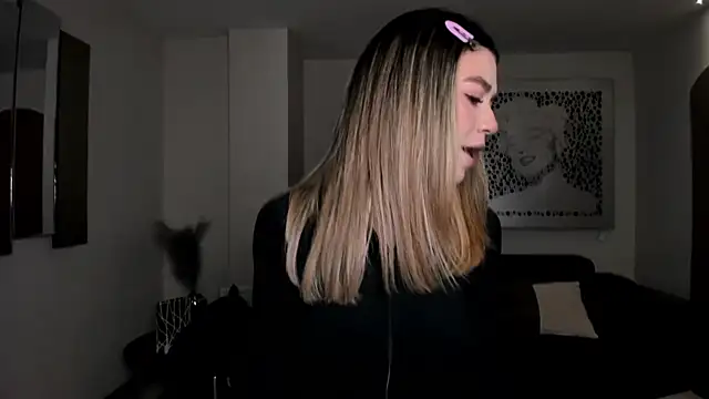 ViolettHansson online show from 12, 4, 2026