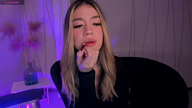 ViolettHansson online show from 9, 1, 2026