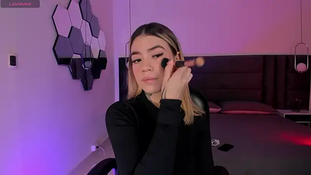 ViolettHansson online show from 6, 2, 2026