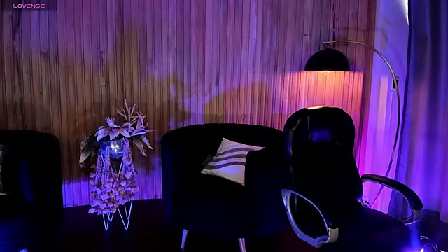 ViolettHansson online show from 11, 11, 2025