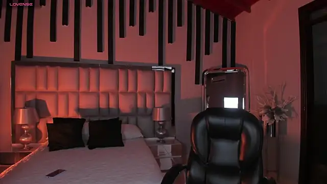 ViolettHansson online show from 5, 11, 2025