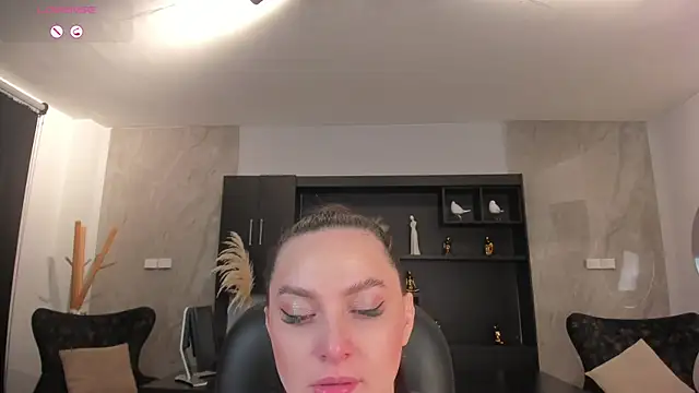 Snapshot of AliceHarper_ chatting on 25, 2, 2025 AliceHarper online show from 25, 2, 2025