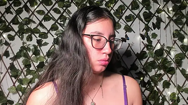 CoralineSanchez online show from 4, 10, 2025