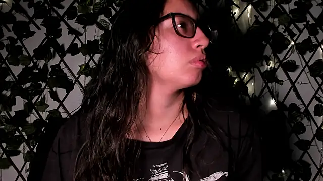 CoralineSanchez online show from 30, 10, 2025