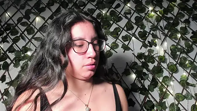 CoralineSanchez online show from 5, 1, 2026