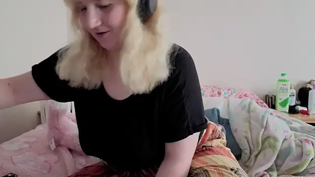Glitch Witch online show from 11, 6, 2026